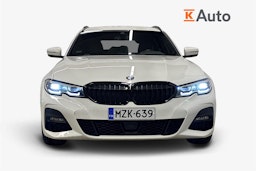 valkoinen BMW 320 2022 kuva 5.