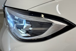 valkoinen BMW 320 2022 kuva 32.