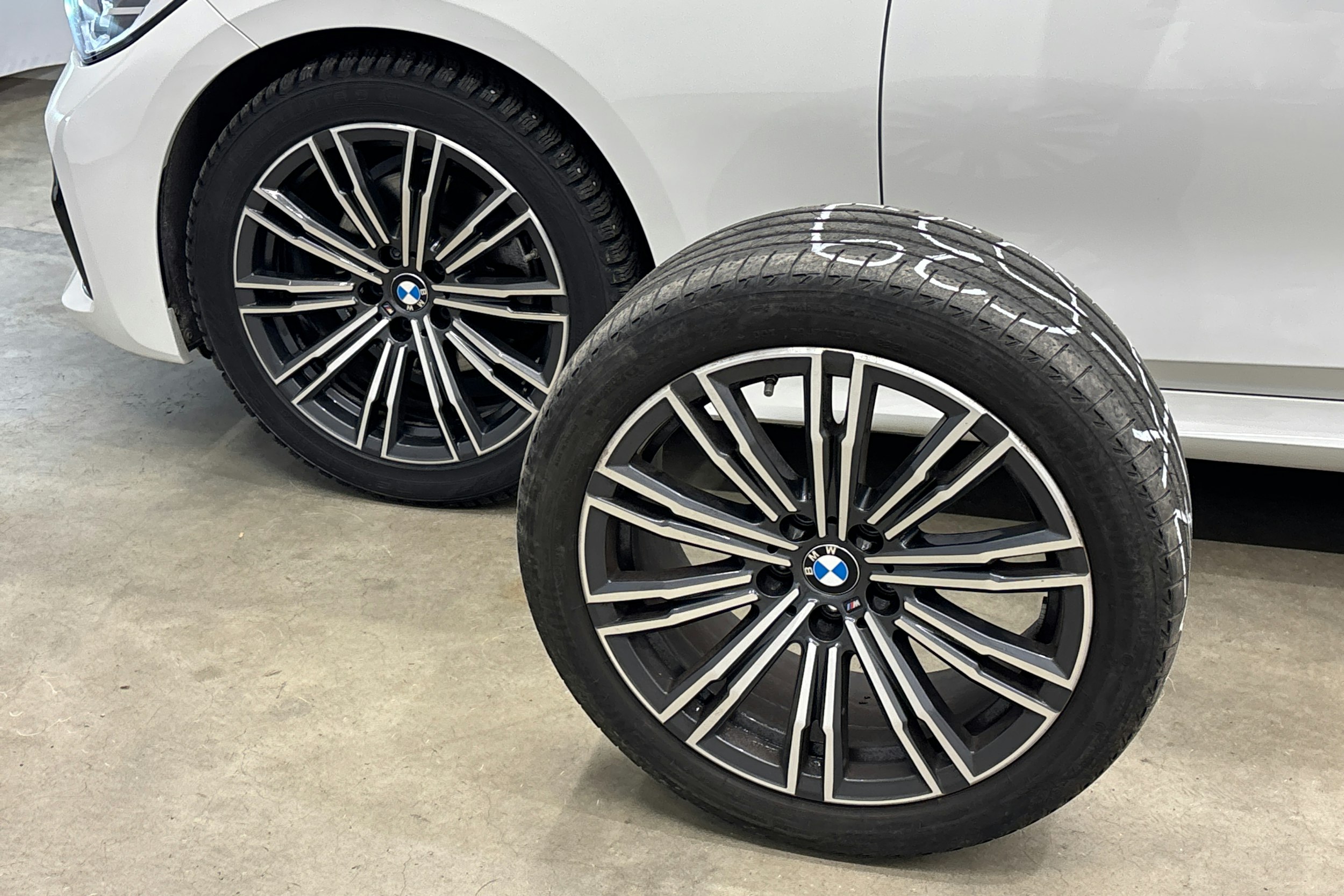 valkoinen BMW 320 2022 kuva 36.