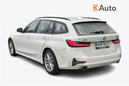 valkoinen BMW 320 2021 kuva 2.