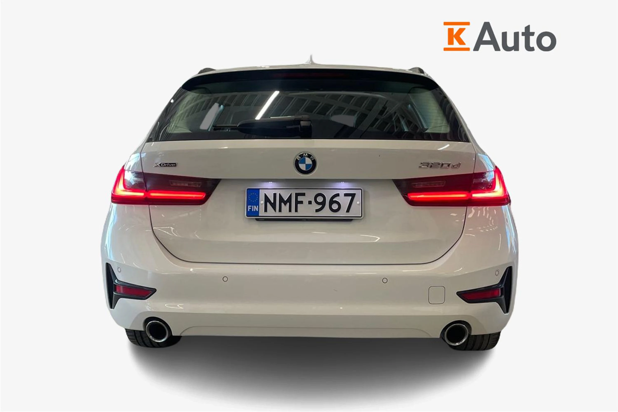 valkoinen BMW 320 2021 kuva 4.