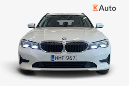 valkoinen BMW 320 2021 kuva 5.