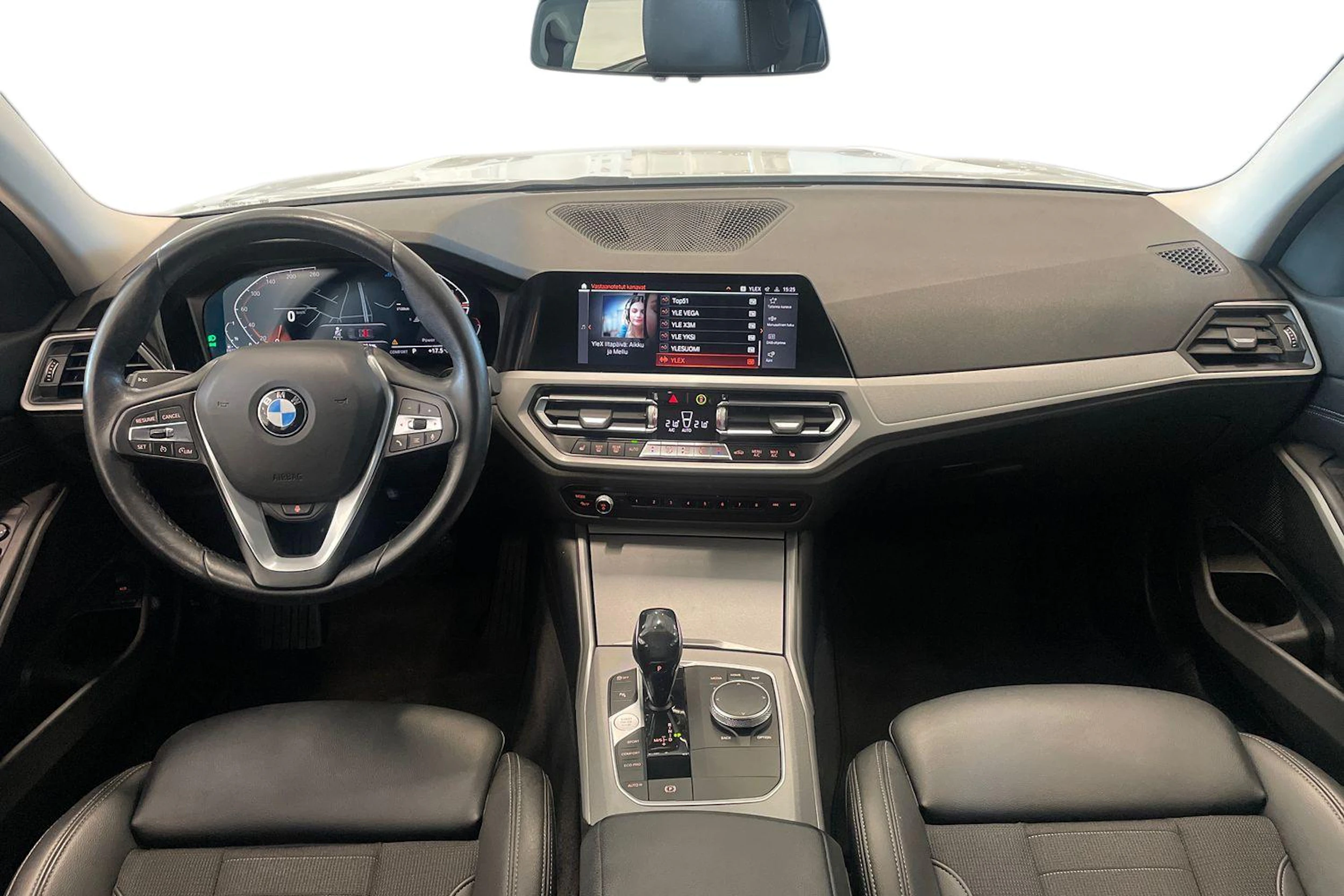 valkoinen BMW 320 2021 kuva 9.