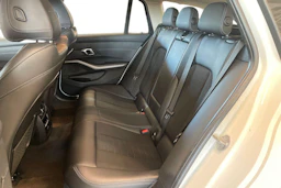 valkoinen BMW 320 2021 kuva 11.