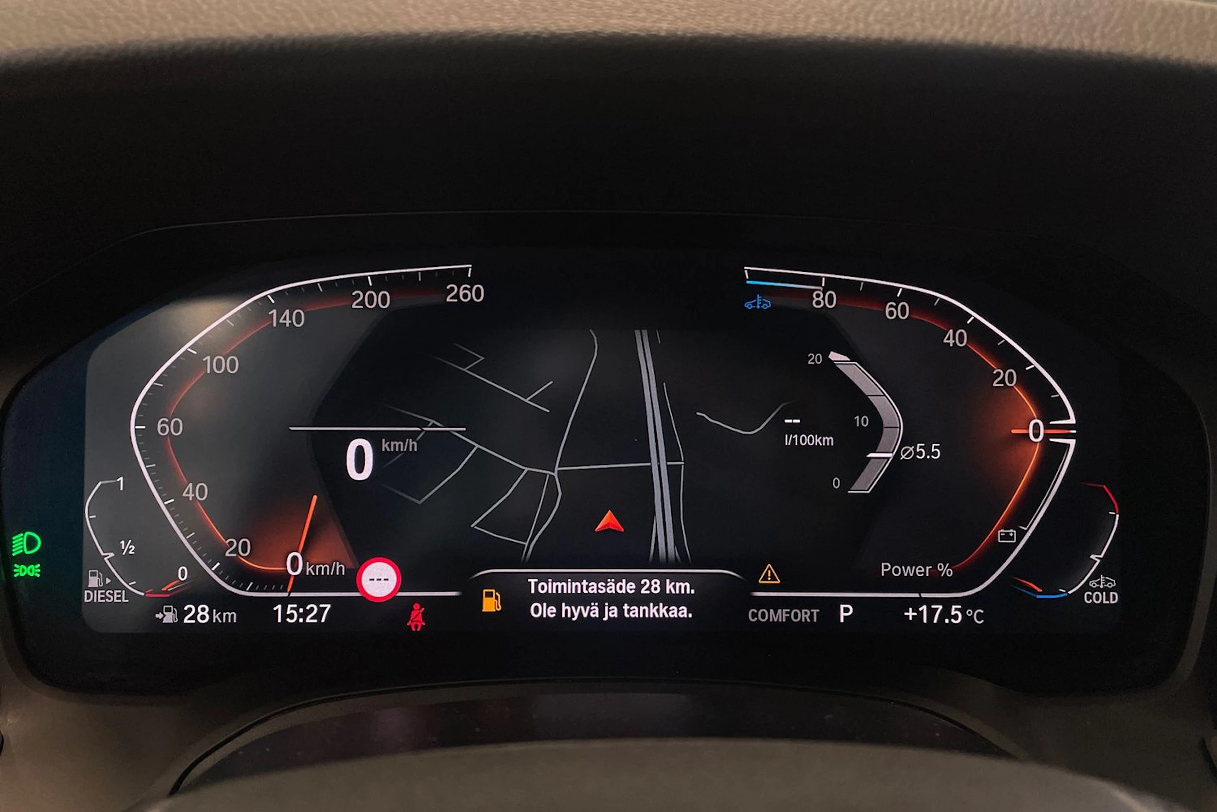 valkoinen BMW 320 2021 kuva 20.