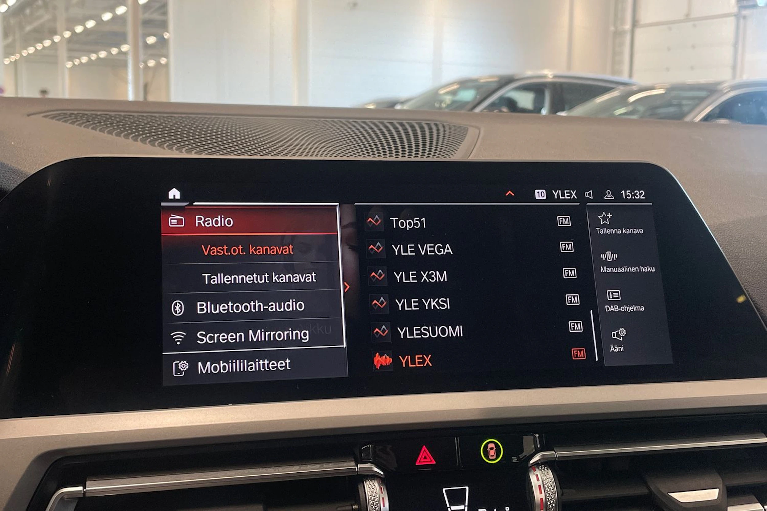 valkoinen BMW 320 2021 kuva 21.