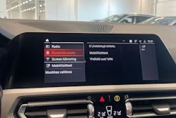 valkoinen BMW 320 2021 kuva 22.