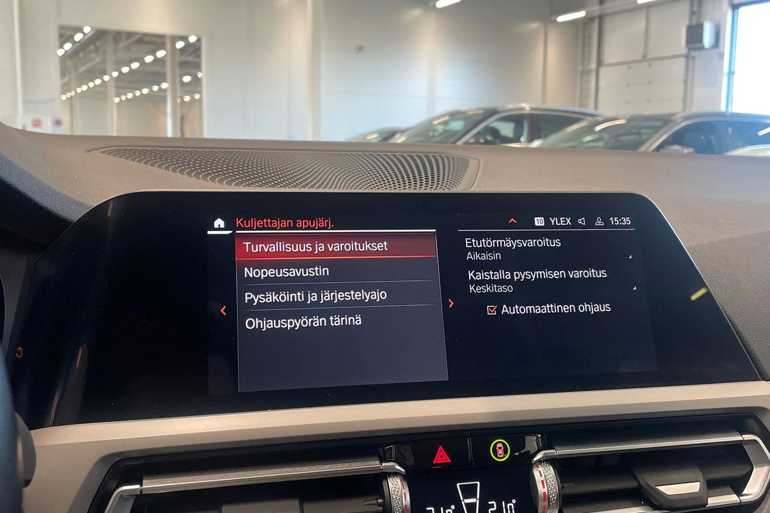 valkoinen BMW 320 2021 kuva 25.