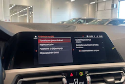 valkoinen BMW 320 2021 kuva 25.