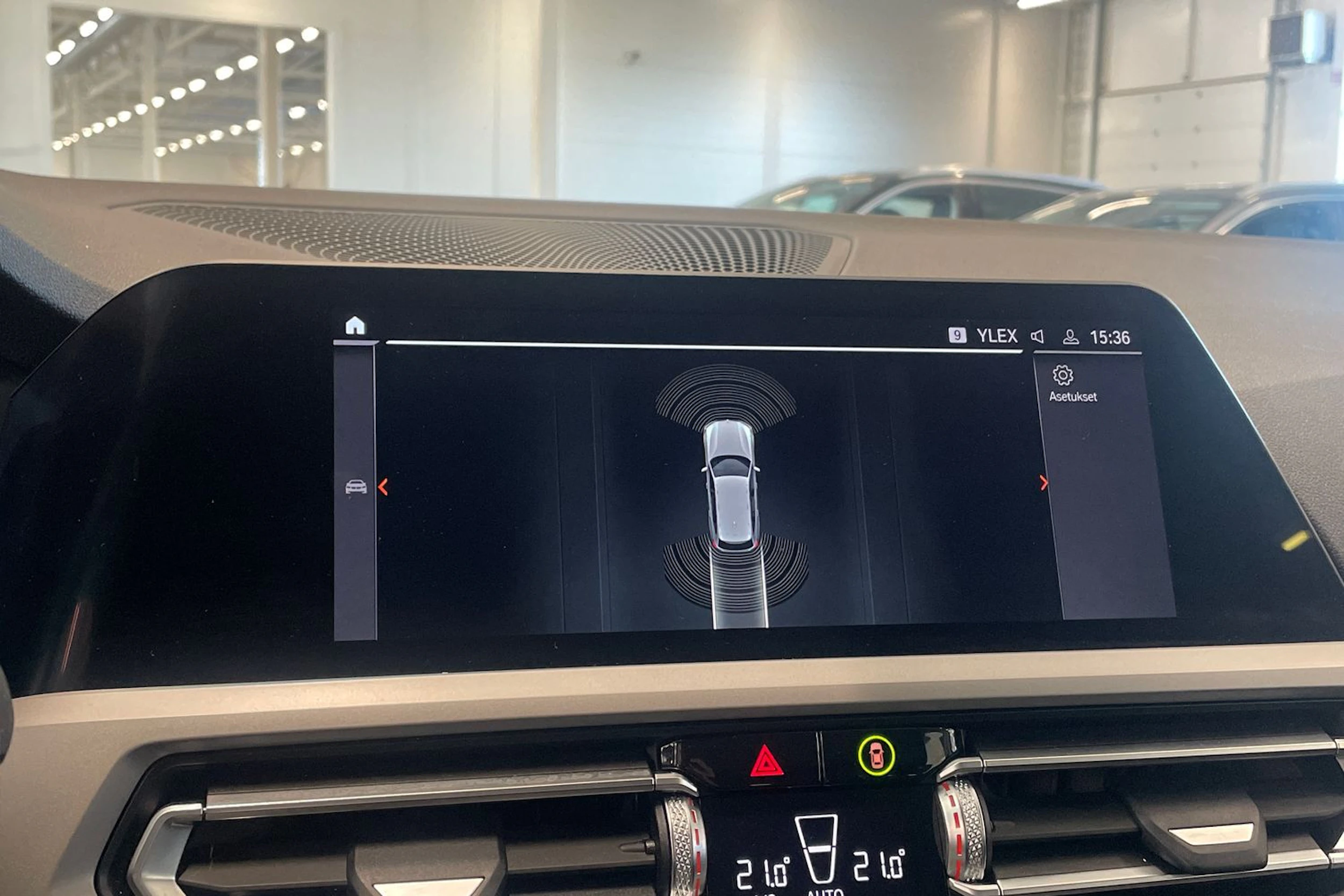 valkoinen BMW 320 2021 kuva 27.