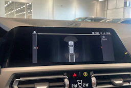 valkoinen BMW 320 2021 kuva 27.