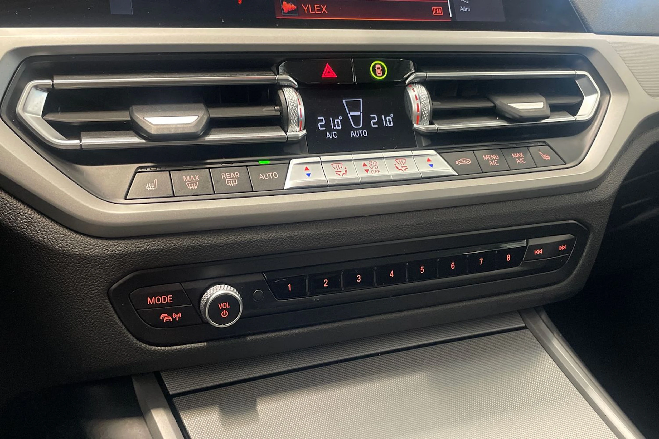 valkoinen BMW 320 2021 kuva 28.