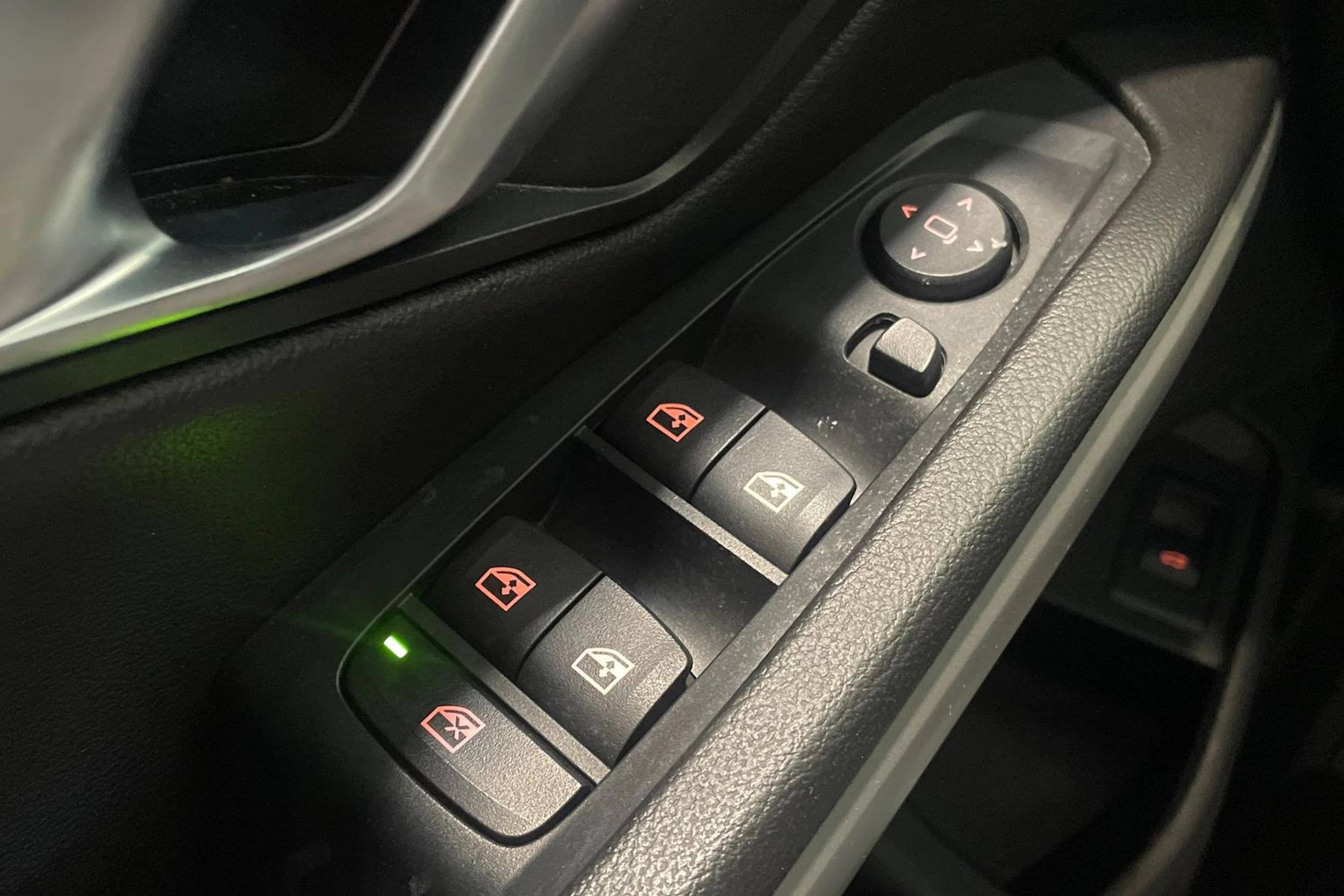 valkoinen BMW 320 2021 kuva 30.