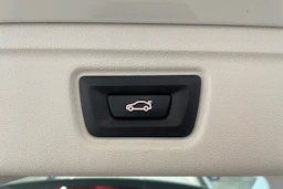 valkoinen BMW 320 2021 kuva 32.