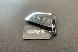 valkoinen BMW 320 2021 kuva 33.