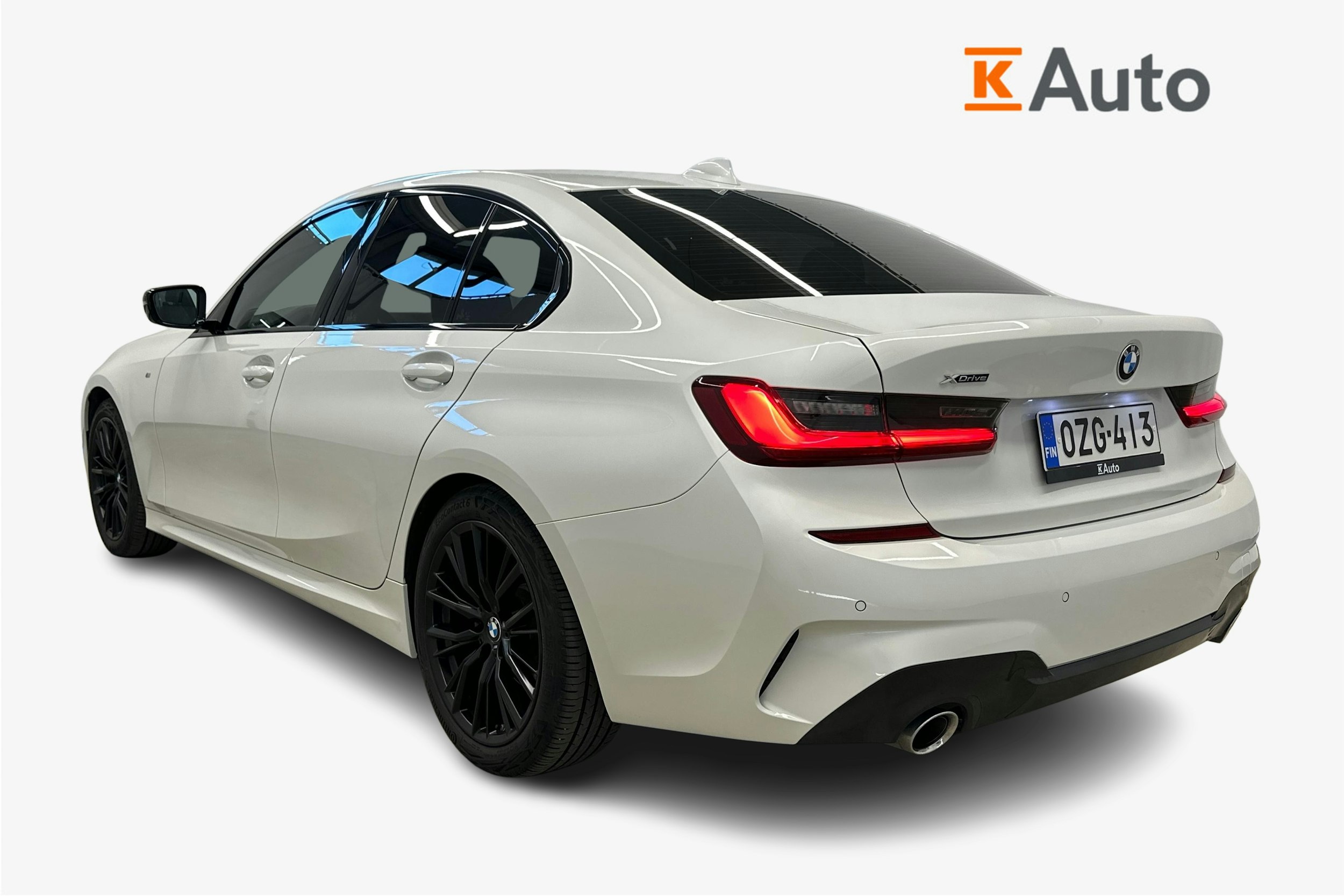 valkoinen BMW 320 2021 kuva 2.