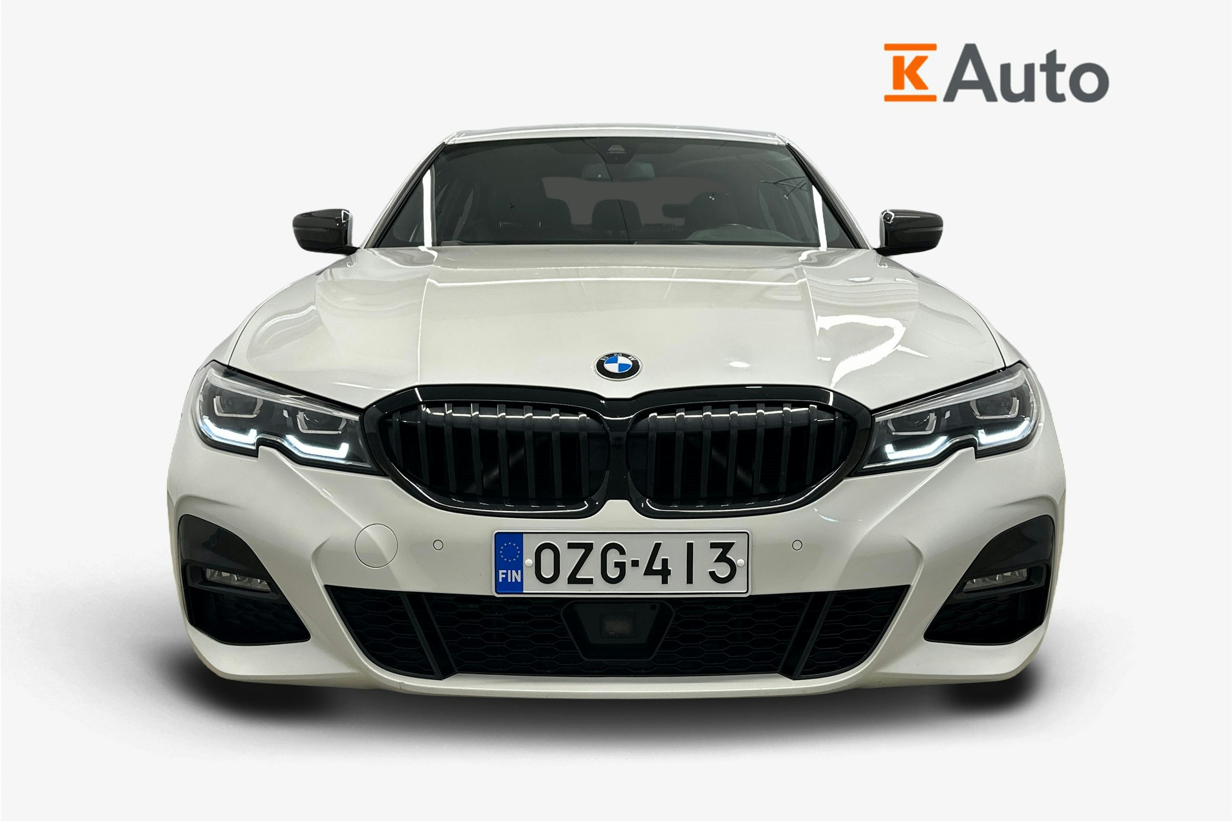 valkoinen BMW 320 2021 kuva 4.