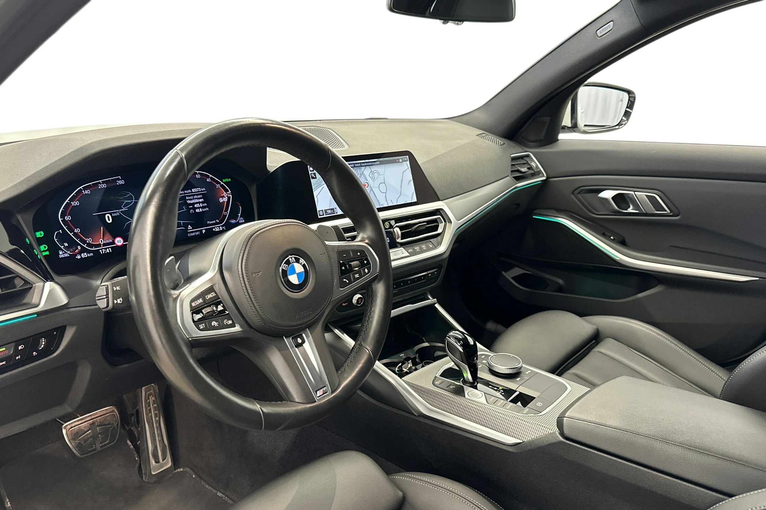 valkoinen BMW 320 2021 kuva 6.