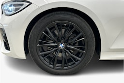 valkoinen BMW 320 2021 kuva 9.