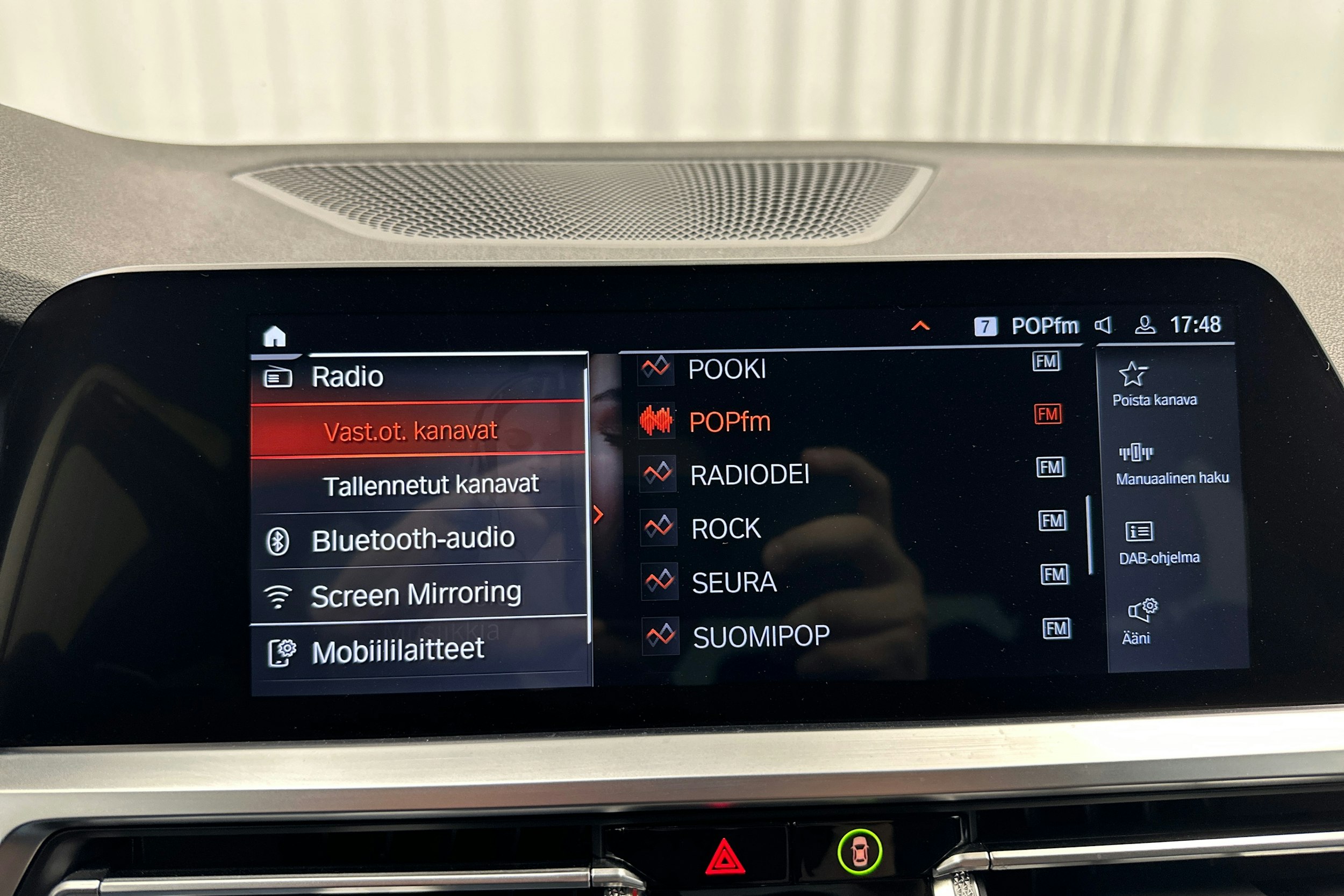 valkoinen BMW 320 2021 kuva 21.