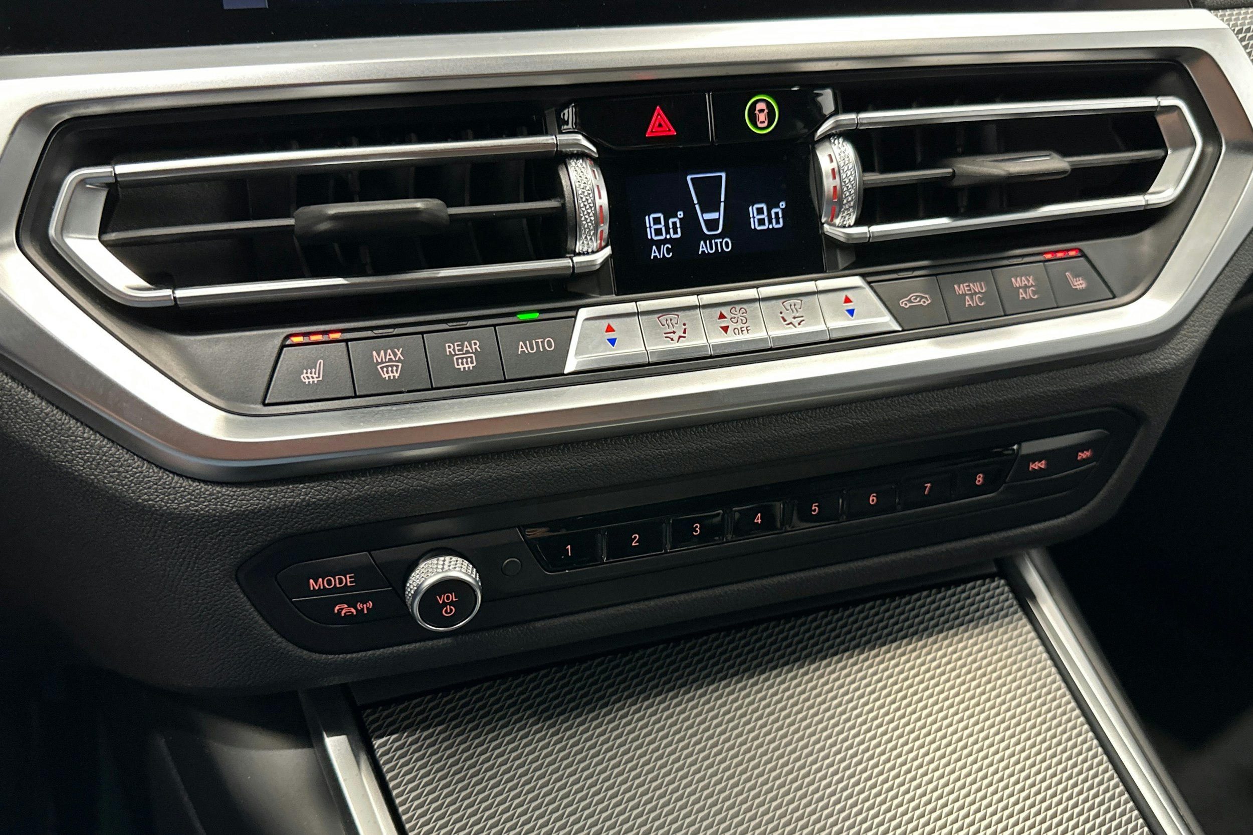 valkoinen BMW 320 2021 kuva 23.