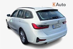 valkoinen BMW 320 2022 kuva 2.