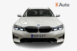 valkoinen BMW 320 2021 kuva 5.
