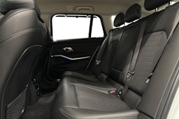 valkoinen BMW 320 2021 kuva 10.