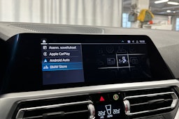valkoinen BMW 320 2021 kuva 19.