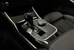 valkoinen BMW 320 2021 kuva 24.