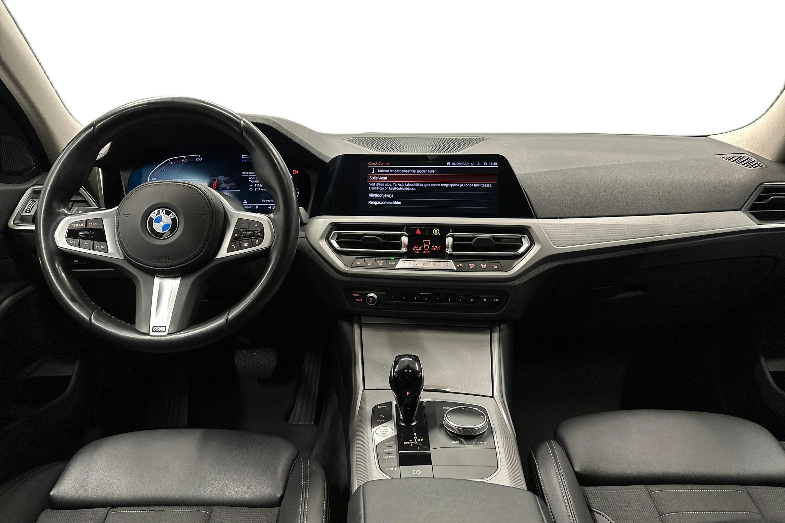 valkoinen BMW 320 2022 kuva 9.