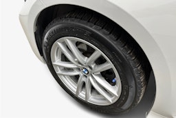 valkoinen BMW 320 2022 kuva 11.