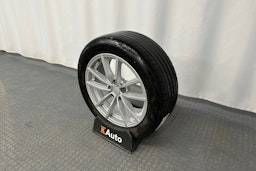 valkoinen BMW 320 2022 kuva 13.