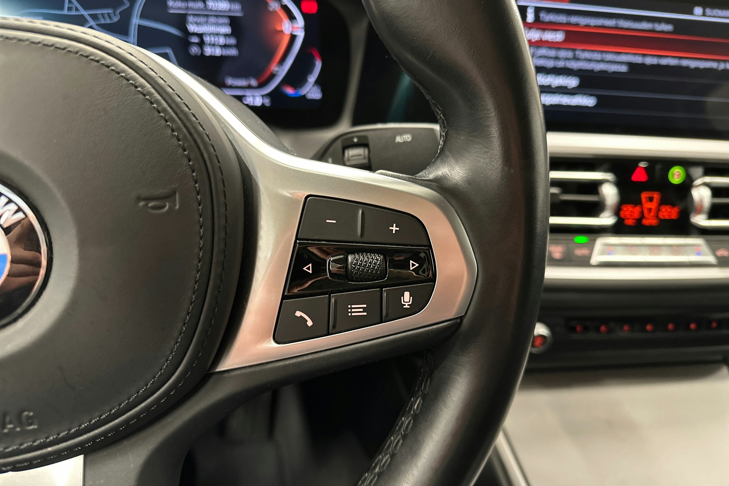 valkoinen BMW 320 2022 kuva 15.