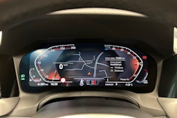 valkoinen BMW 320 2022 kuva 16.