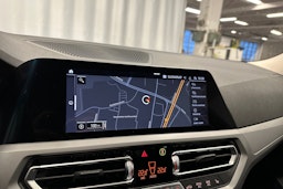 valkoinen BMW 320 2022 kuva 19.