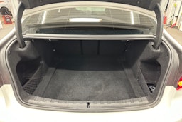 valkoinen BMW 320 2022 kuva 26.