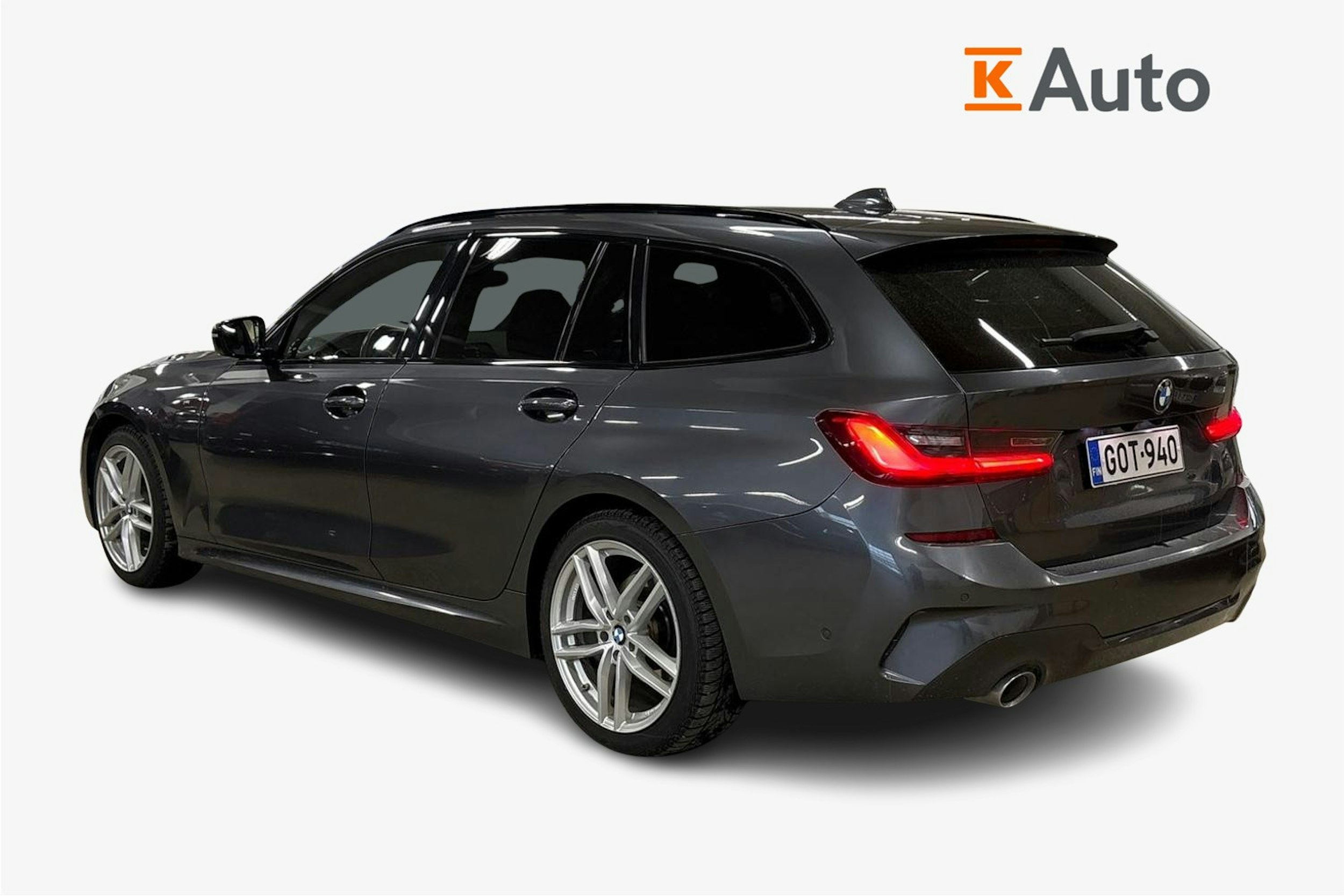 harmaa BMW 320 2022 kuva 2.