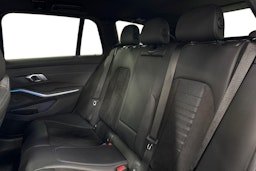 harmaa BMW 320 2022 kuva 9.