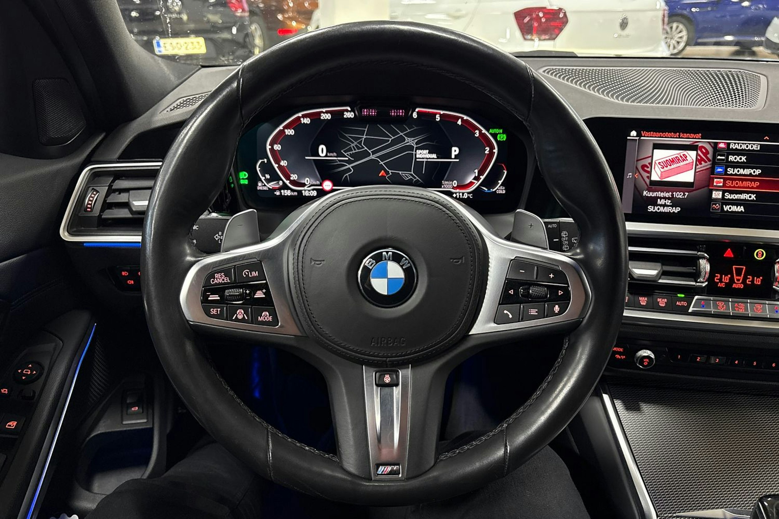 harmaa BMW 320 2022 kuva 12.