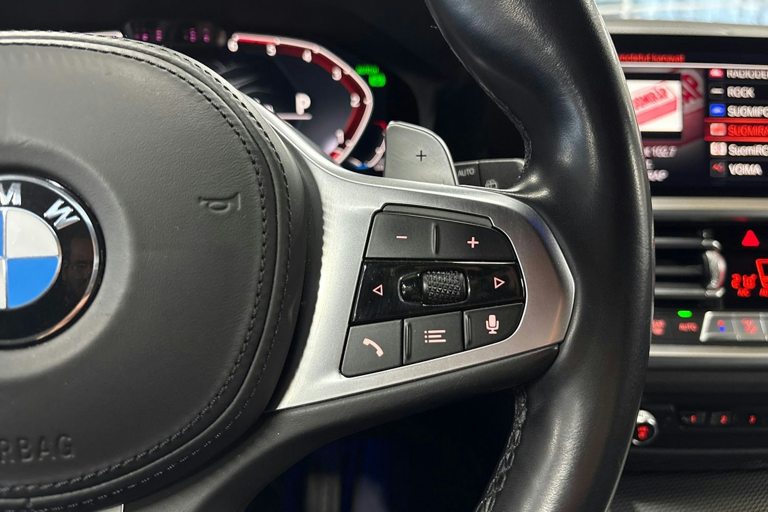 harmaa BMW 320 2022 kuva 15.