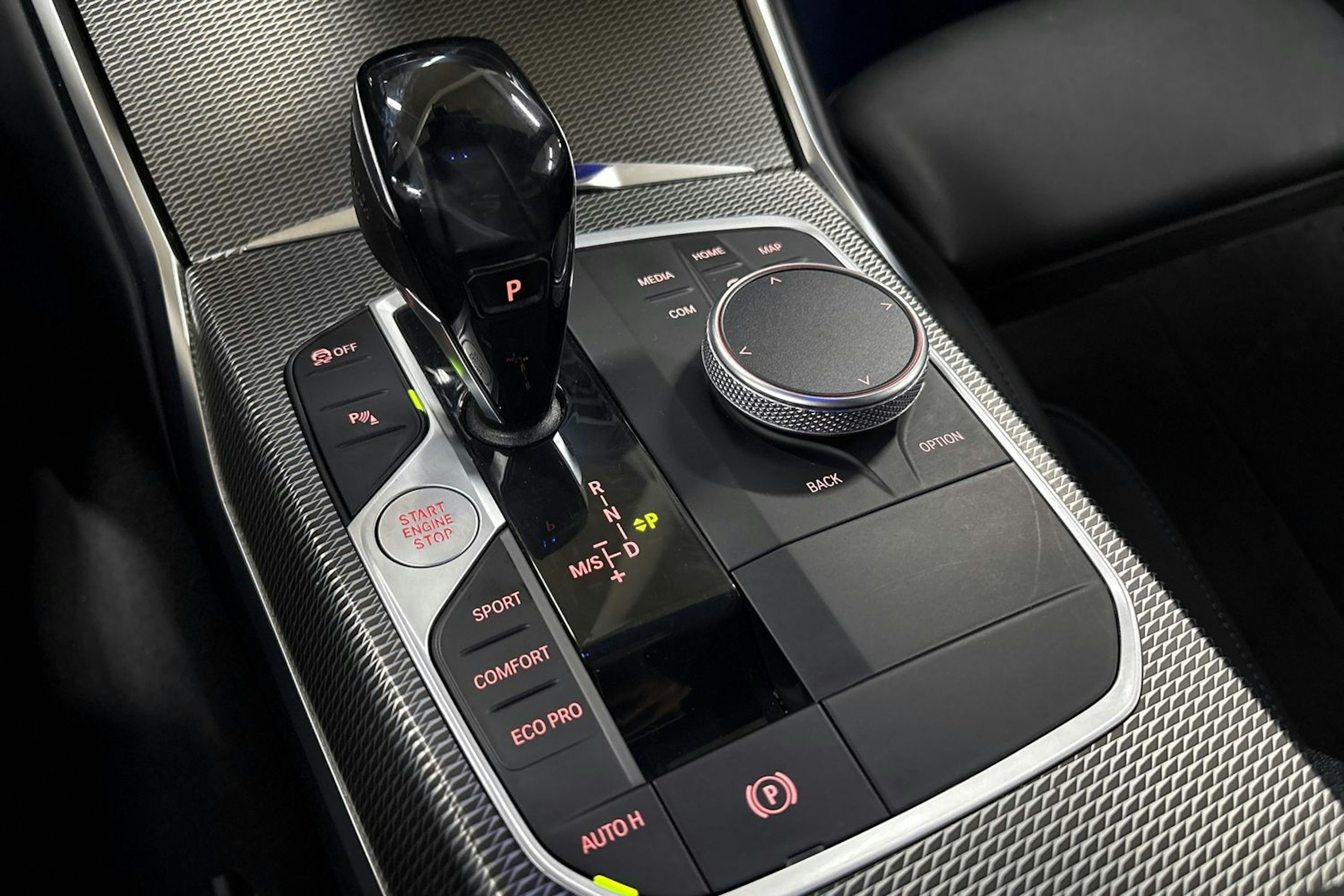 harmaa BMW 320 2022 kuva 22.