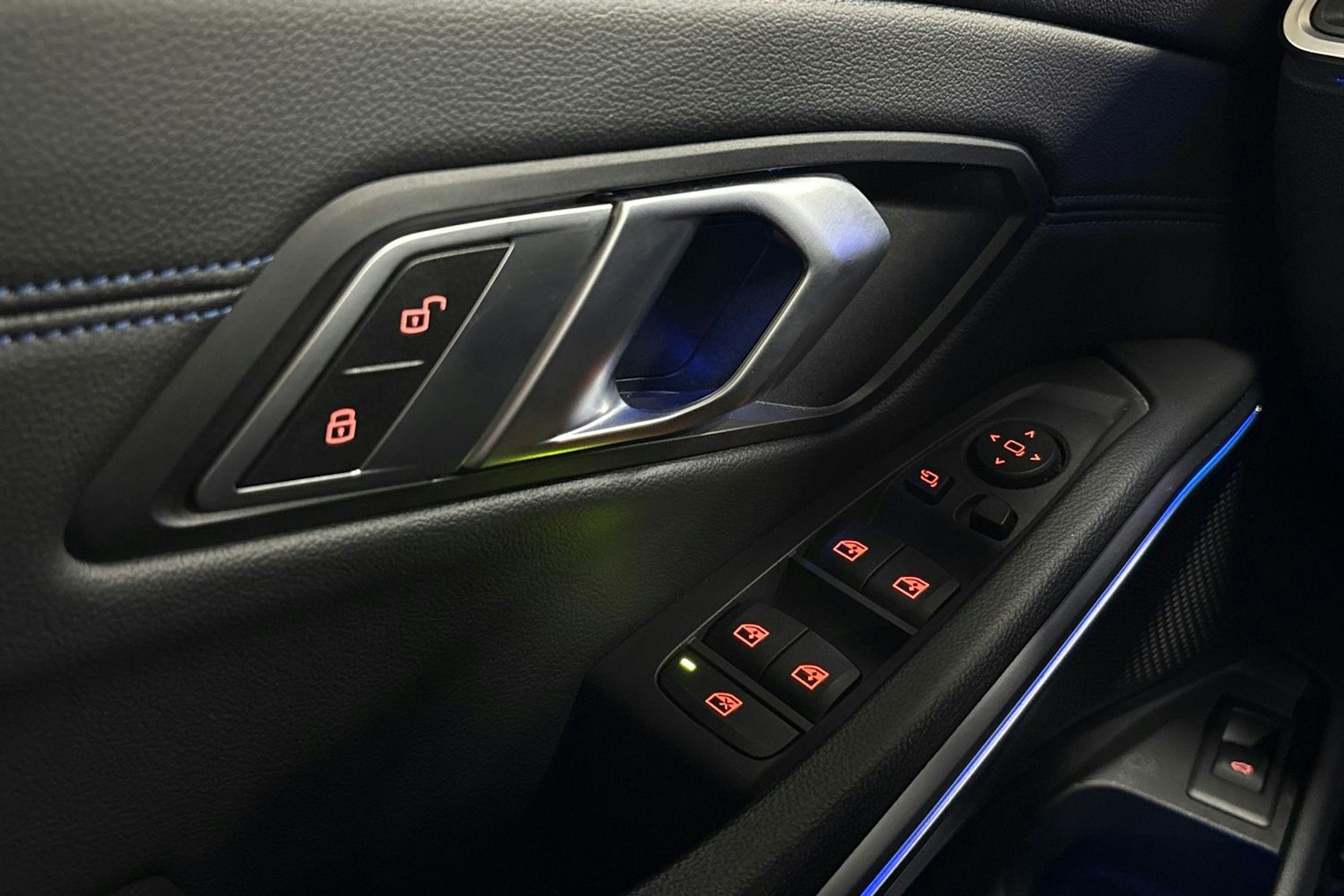 harmaa BMW 320 2022 kuva 24.