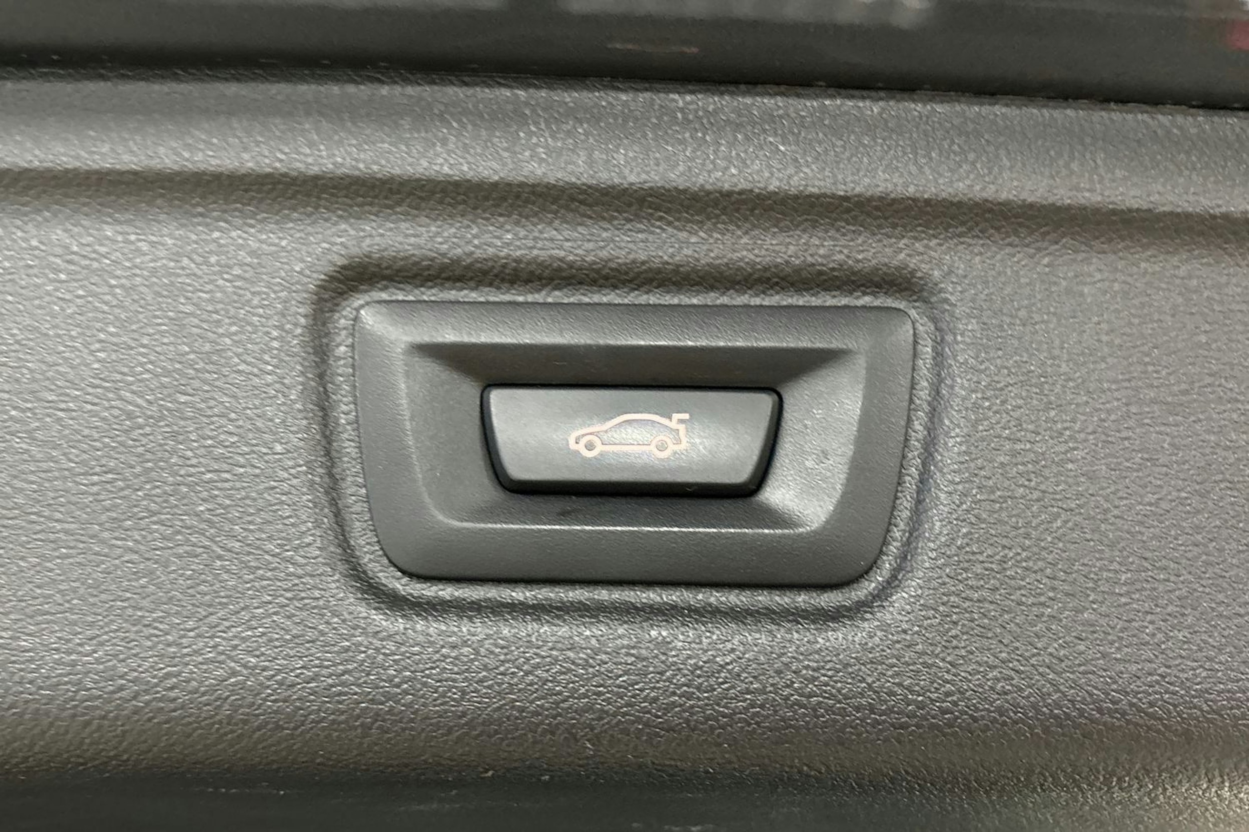 harmaa BMW 320 2022 kuva 26.