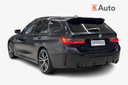 Musta BMW 320 2022 kuva 2.