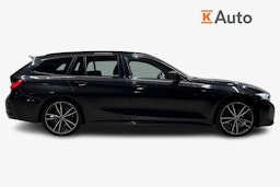 Musta BMW 320 2022 kuva 6.