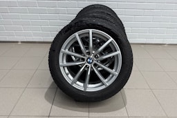 Musta BMW 320 2022 kuva 13.