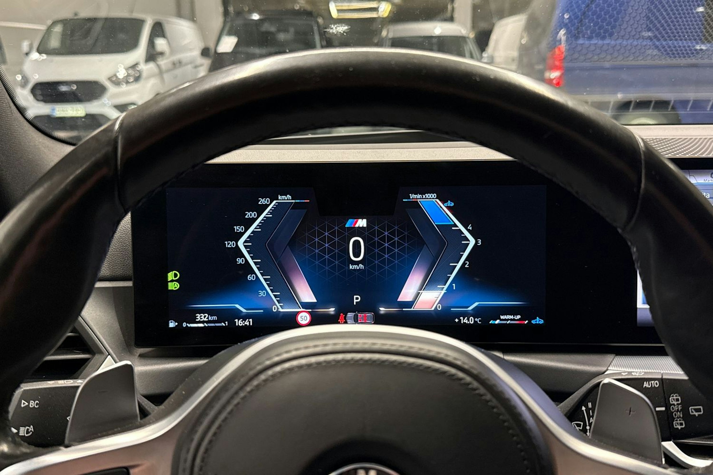 Musta BMW 320 2022 kuva 23.