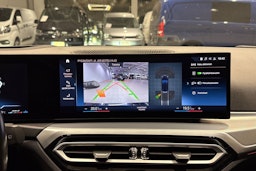 Musta BMW 320 2022 kuva 24.