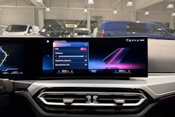 Musta BMW 320 2022 kuva 29.